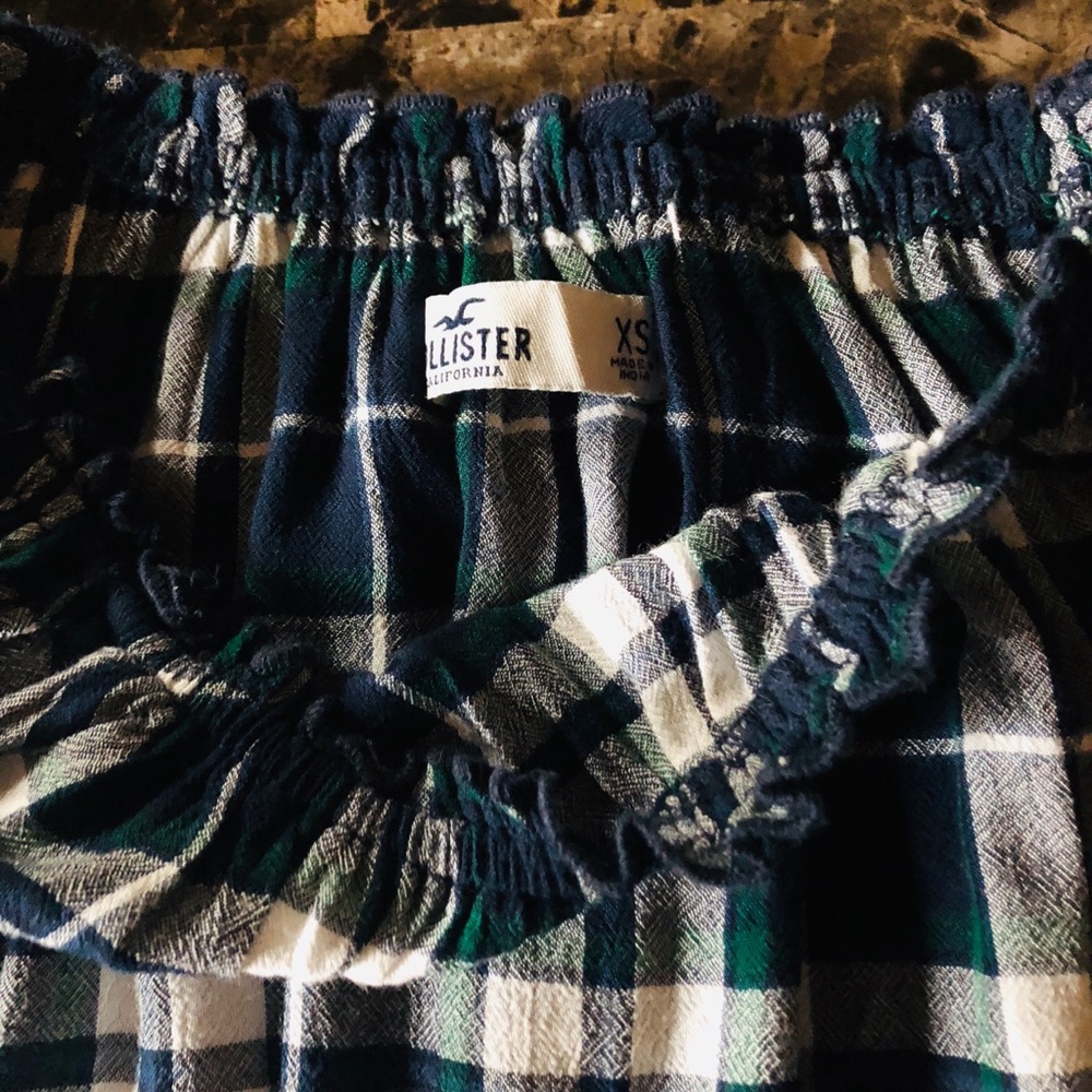Hollister shoulder blouse